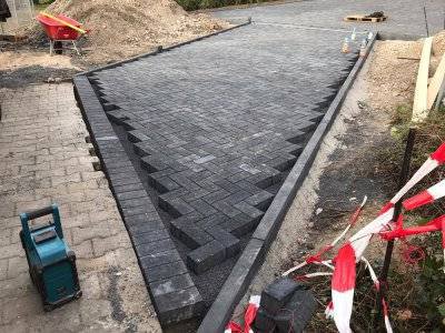 Haag Galabau - Projekt Parkplatz Pflaster erneuern